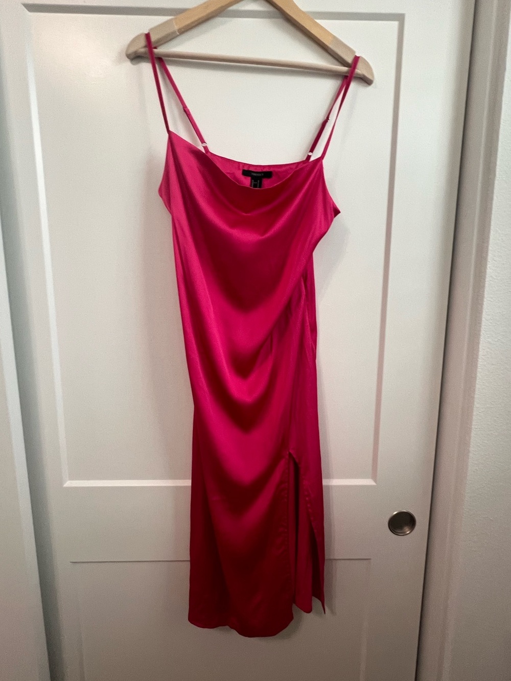 Forever 21 Pink Satin Cowl Neck Slip Dress Side Slit Midi S NWT chic vibrant - Picture 5 of 9